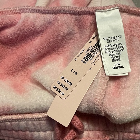 NEW Victoria's Secret Stretch Fleece Track Short
Pink Tie Dye - Picture 7 of 7